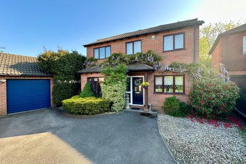 42 Churchfields, Kingsley, Bordon, GU35 9PJ