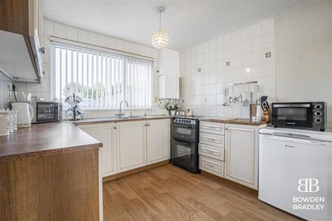 3 bedroom end of terrace house for sale, Claridge Road, Dagenham