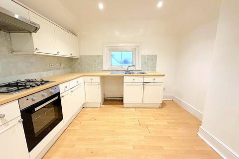 2 bedroom flat to rent, Devonshire Square, Bexhill On Sea, TN40