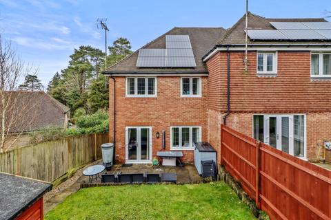 3 bedroom semi-detached house for sale, Gorsedene Close, Crowborough, East Sussex, TN6