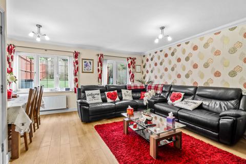 3 bedroom semi-detached house for sale, Gorsedene Close, Crowborough, East Sussex, TN6