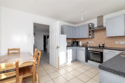 2 bedroom terraced house for sale, Spinnaker Close, Barking