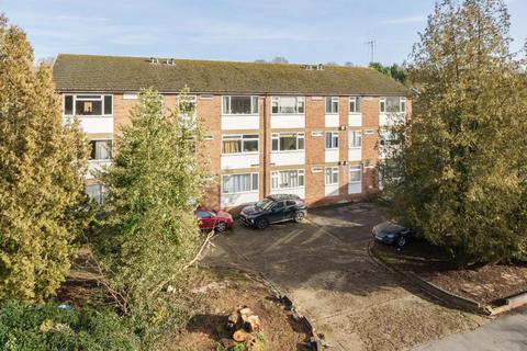 2 bedroom flat for sale, Chesham,  Buckingahamshire,  HP5