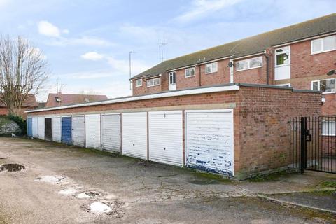 2 bedroom flat for sale, Chesham,  Buckingahamshire,  HP5