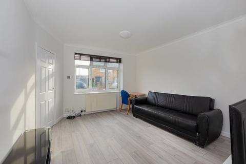 26 Romsey Close, Slough, SL3 8PE