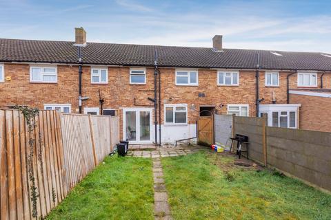 26 Romsey Close, Slough, SL3 8PE
