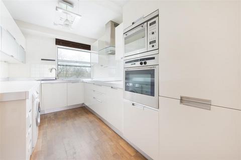 2 bedroom flat for sale, Gloucester Avenue, London