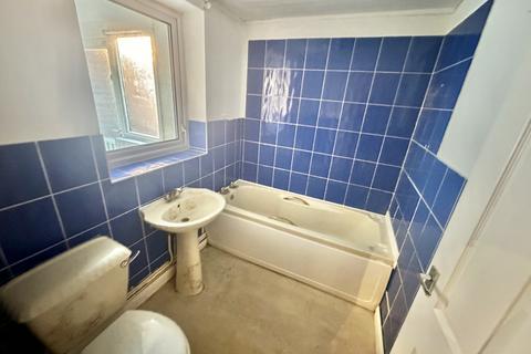2 bedroom end of terrace house to rent, Whitby Street, Hull HU8