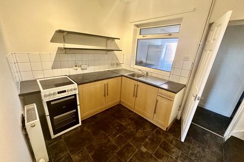 2 bedroom end of terrace house to rent, Whitby Street, Hull HU8