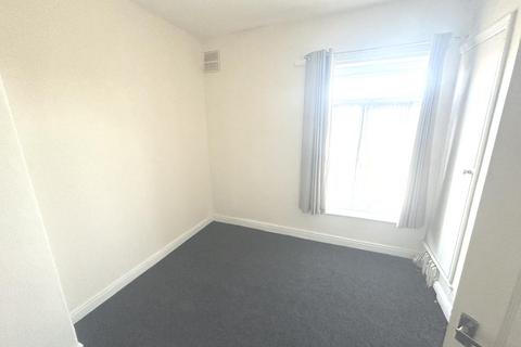 2 bedroom end of terrace house to rent, Whitby Street, Hull HU8