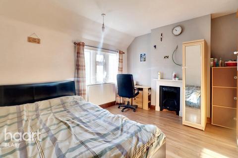 2 bedroom cottage for sale, Pochin Street, Leicester