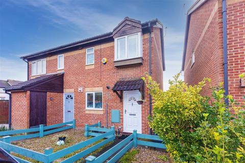 2 bedroom semi-detached house for sale, Gladstone Way, Cippenham