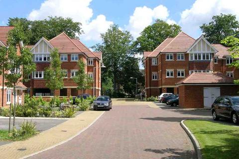 2 bedroom apartment to rent, Priory Fields, Watford, WD17