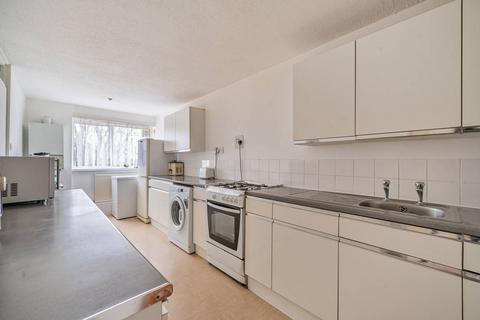 3 bedroom flat for sale, Copley Close, West Ealing, London, W7