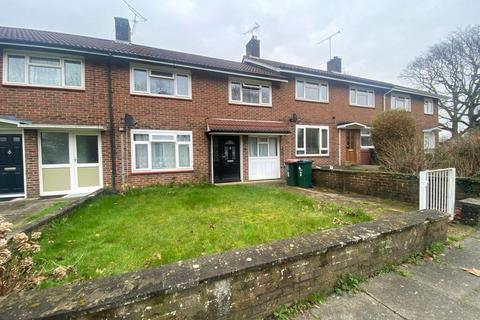 5 bedroom terraced house to rent, The Green, Crawley, West Sussex, RH11