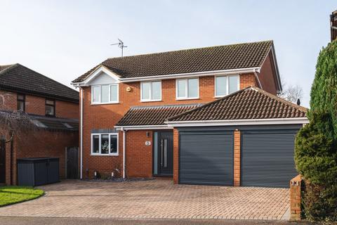 4 bedroom detached house for sale, Thurlow Close, Stevenage SG1