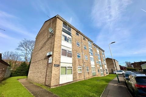 1 bedroom flat for sale, Holdbrook Way, Romford