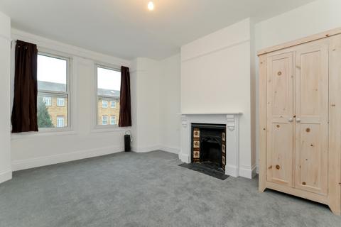 2 bedroom maisonette for sale, Northwold Road, Clapton, London E5 8RL