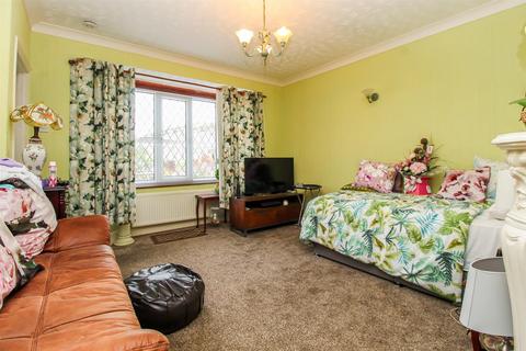 2 bedroom semi-detached house for sale, Wrenthorpe Road, Wakefield WF2