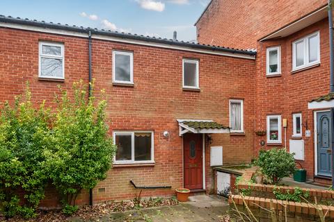 2 bedroom terraced house for sale, Myrtleside Close, Northwood