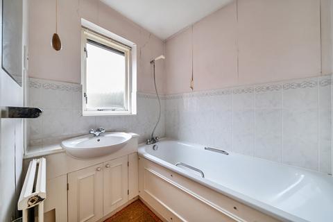87 Myrtleside Close, Northwood, HA6 2XQ