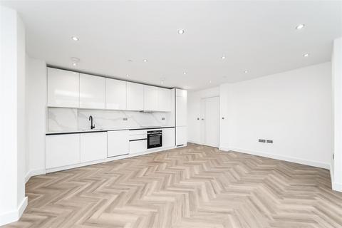 2 bedroom apartment to rent, Larkshall Road, London E4