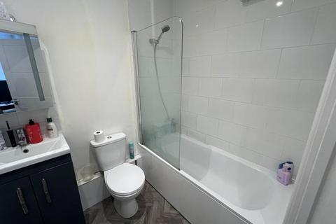 1 bedroom apartment to rent, Shinfield Road,  Reading,  RG2