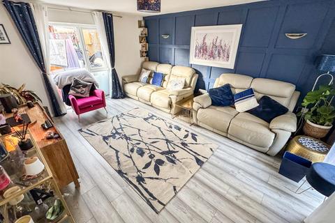 24 Dorking Walk, Corby, NN18 9JN