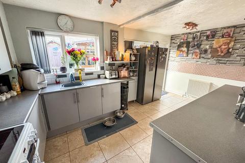 24 Dorking Walk, Corby, NN18 9JN