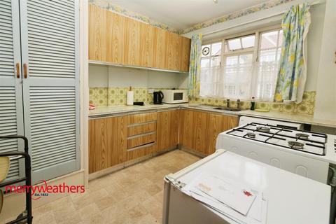 2 bedroom flat for sale, Scarborough Farm Court, High Street, Maltby, Rotherham