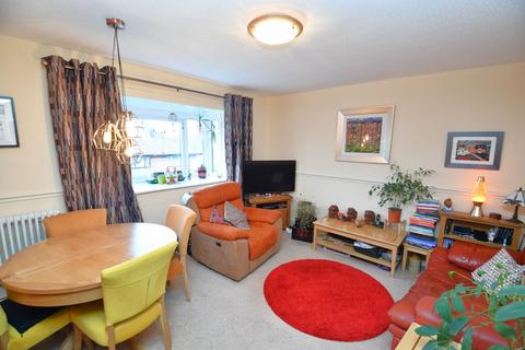 2 bedroom flat for sale, Canterbury Gardens, Squires Court, M5