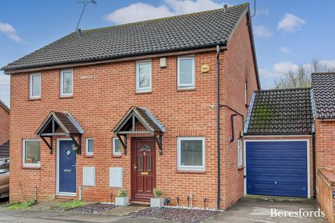 2 bedroom semi-detached house for sale, Berkeley Drive, Billericay, CM12