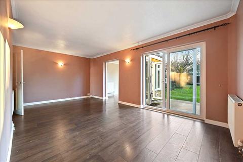 3 bedroom terraced house to rent, Hillcrest Road, Orpington