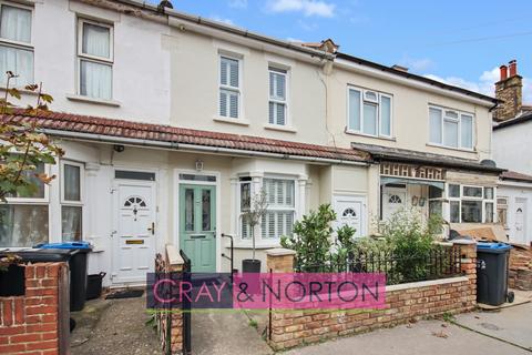 3 bedroom terraced house to rent, Dennett Road, Croydon, CR0