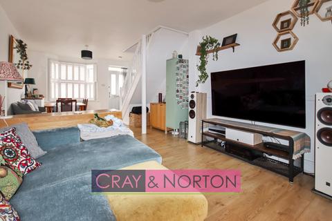 3 bedroom terraced house to rent, Dennett Road, Croydon, CR0