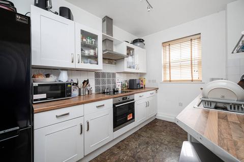 3 bedroom flat for sale, Cavell Street, Whitechapel, London, E1