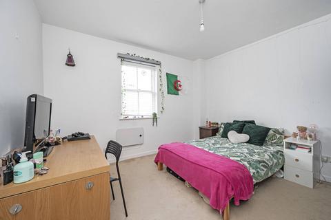 3 bedroom flat for sale, Cavell Street, Whitechapel, London, E1