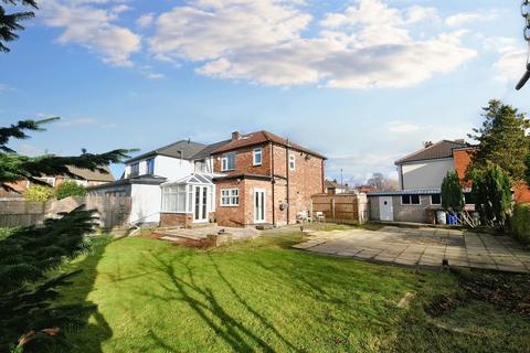 3 bedroom semi-detached house for sale, Hawthorn Drive, Salford, M6