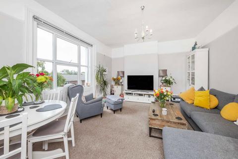 2 bedroom flat to rent, Anglesea Road, Kingston Upon Thames KT1