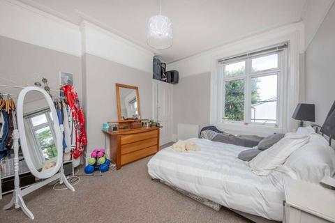 2 bedroom flat to rent, Anglesea Road, Kingston Upon Thames KT1