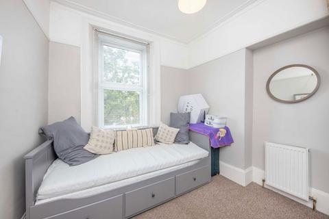 2 bedroom flat to rent, Anglesea Road, Kingston Upon Thames KT1