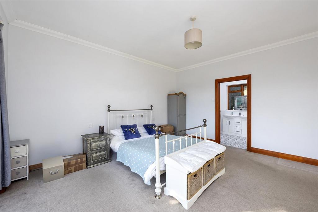 Links Road, Lyne House-013.JPG