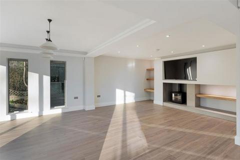 4 bedroom detached house to rent, Ceylon Road, London W14