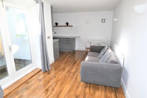 1 bedroom flat to rent, Wick road , Hackney E9