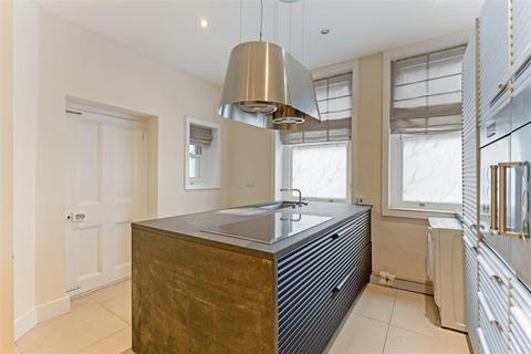 3 bedroom flat for sale, Draycott Avenue, Chelsea, SW3.