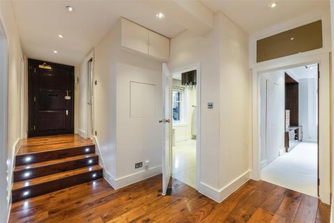 3 bedroom flat for sale, Draycott Avenue, Chelsea, SW3.