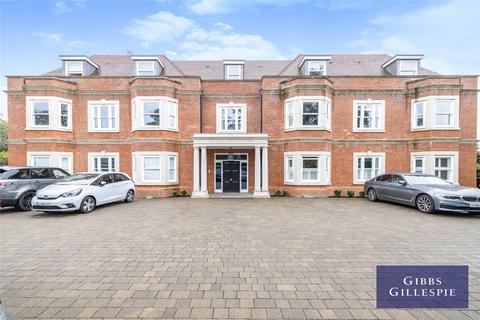 3 bedroom apartment for sale, Ducks Hill Road, Northwood, Middlesex