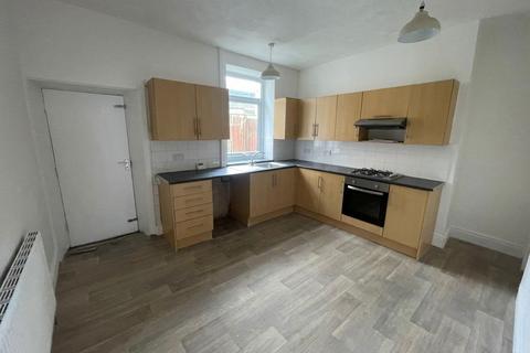 2 bedroom terraced house to rent, Lee Street, Accrington