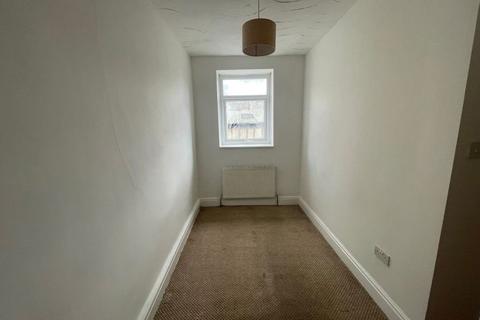 2 bedroom terraced house to rent, Lee Street, Accrington