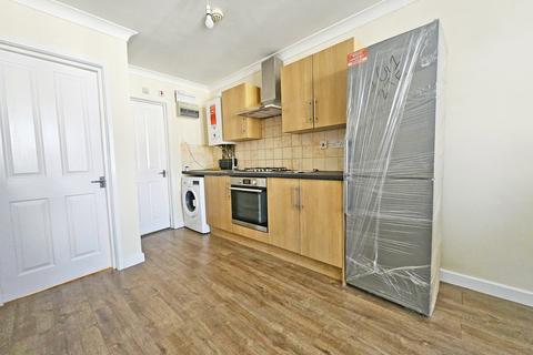 2 bedroom flat to rent, Mortlake Road,  Ilford, IG1